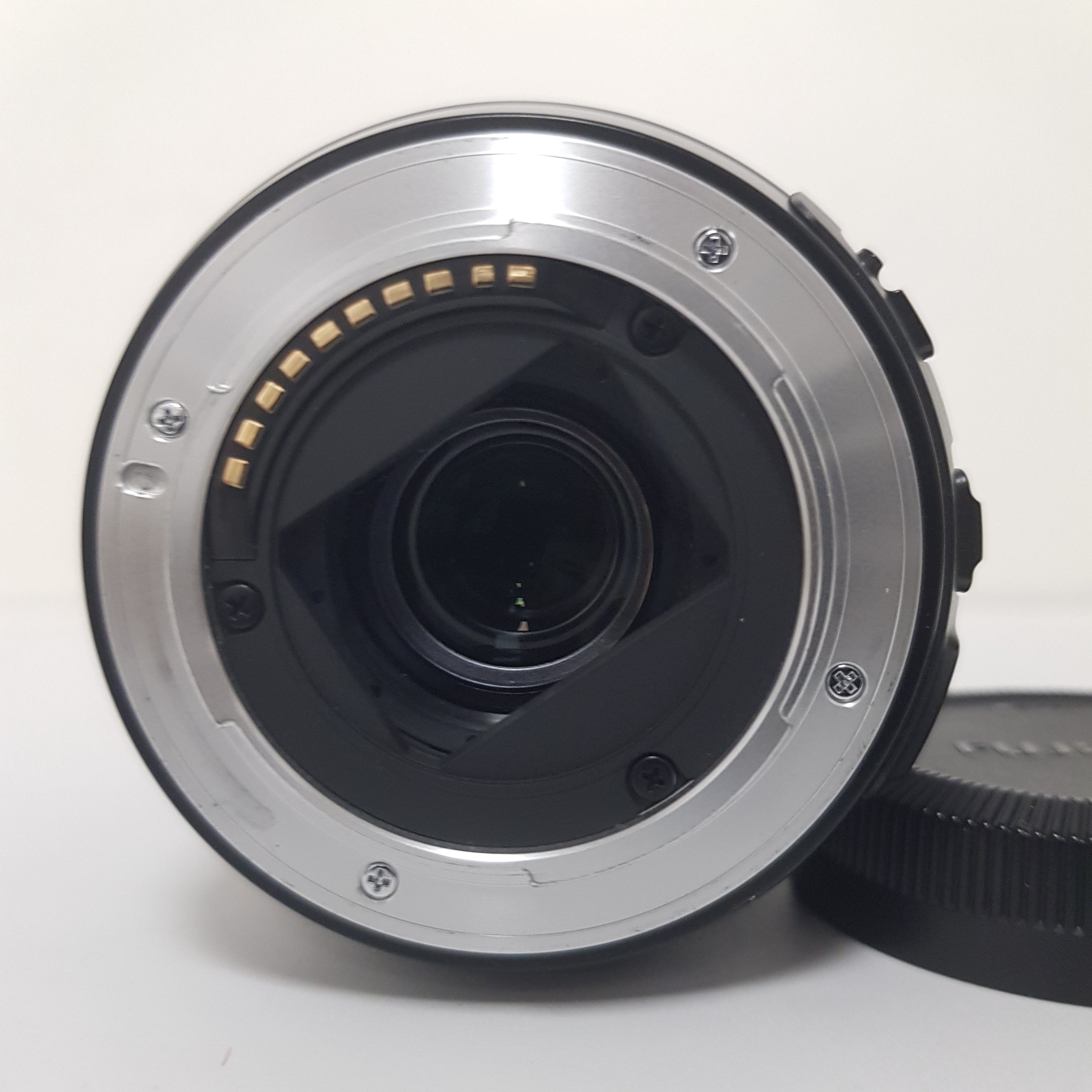 Obiettivo FUJIFILM XF 18-55mm 1:2.8-4 R LM OIS usato