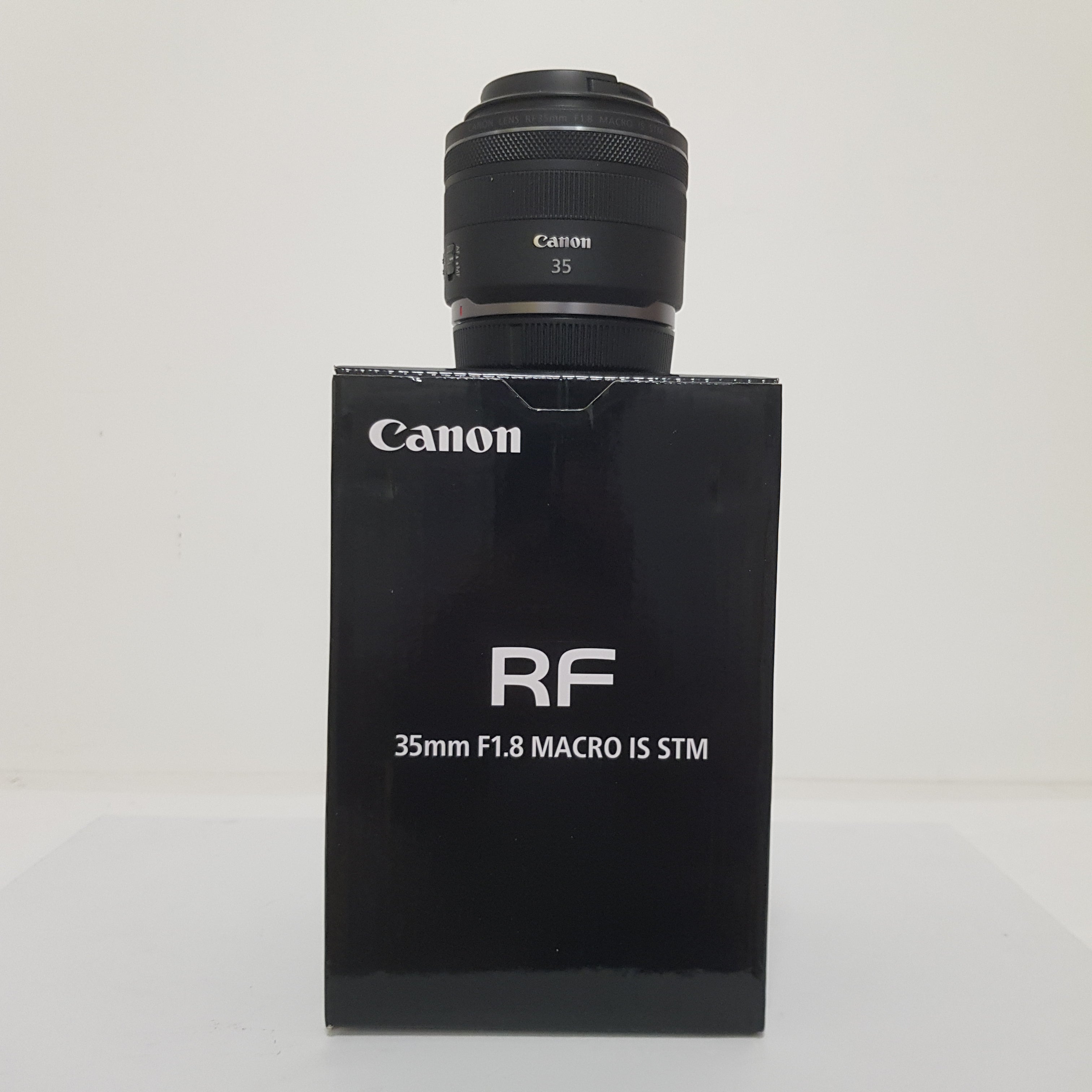 Obiettivo Canon RF 35mm F1.8 macro IS STM usato