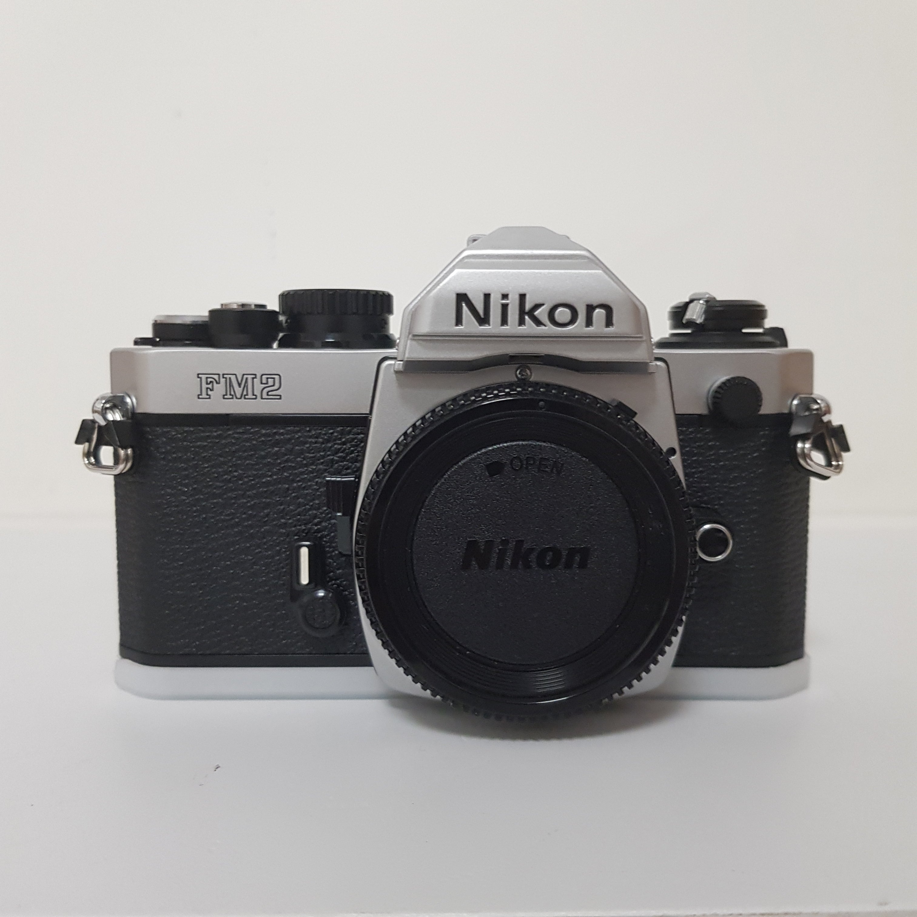 Macchina fotografica analogica Nikon FM2 usato