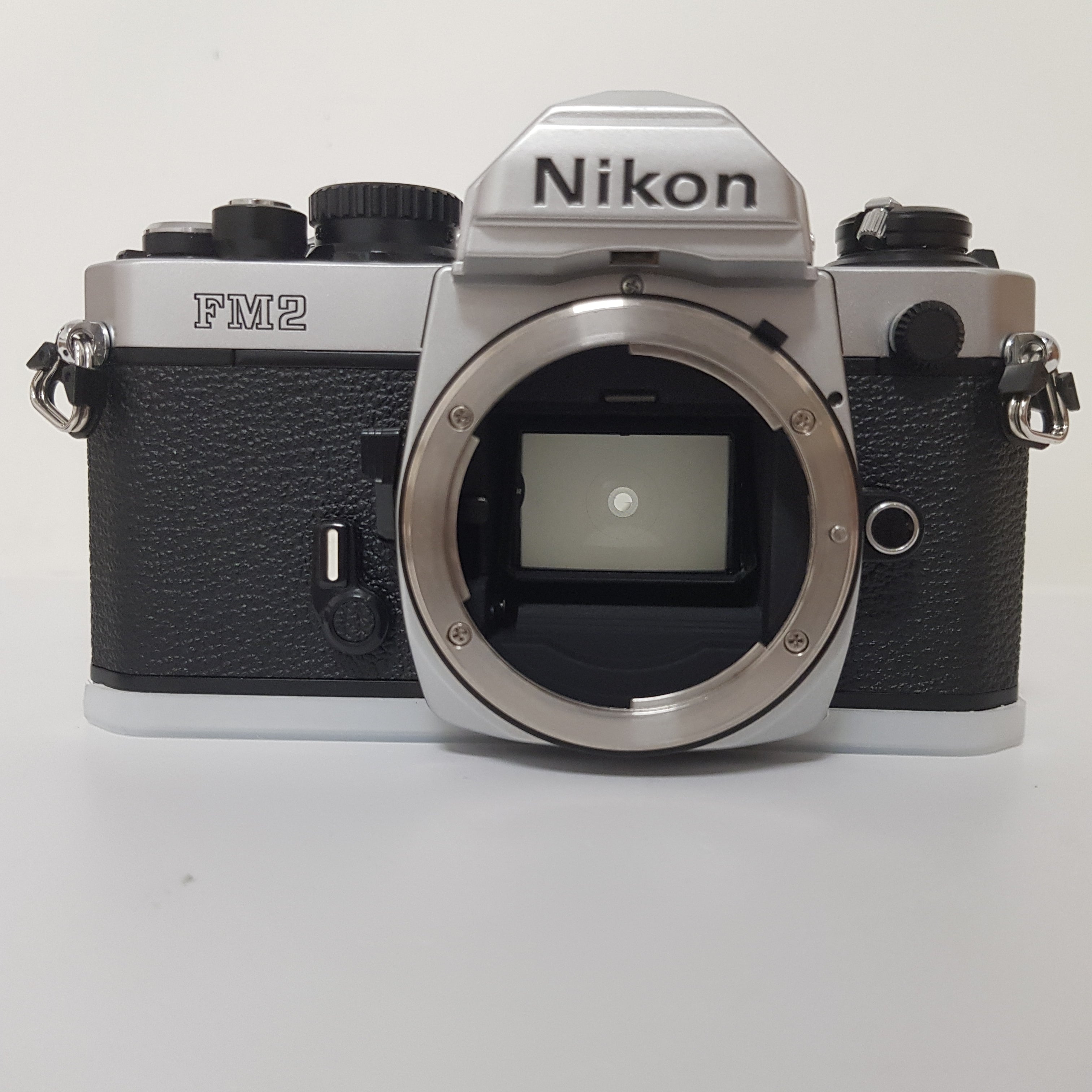 Macchina fotografica analogica Nikon FM2 usato