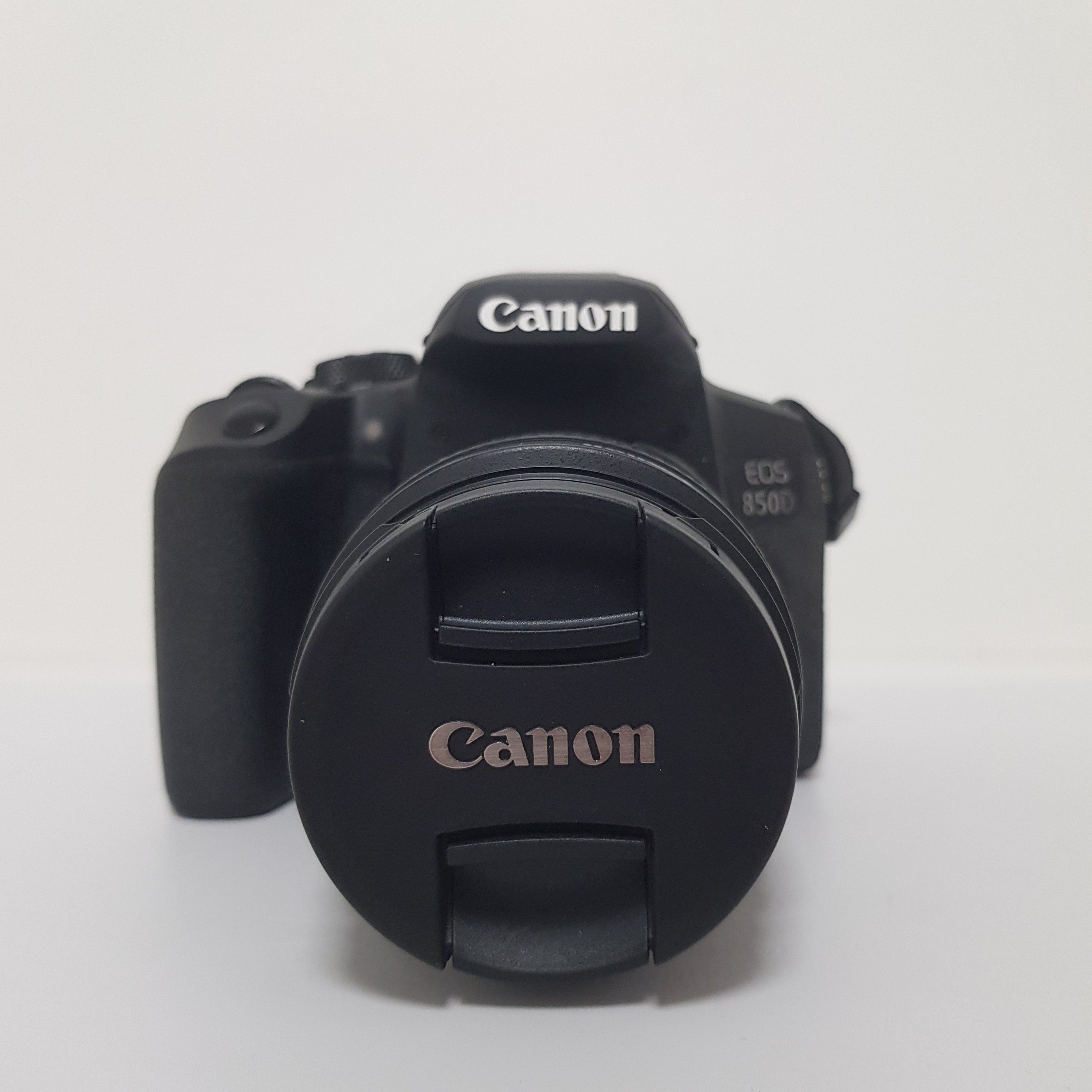 Reflex Canon Eos 850d + 18-55mm 1:3.5-5.6 IS II usato