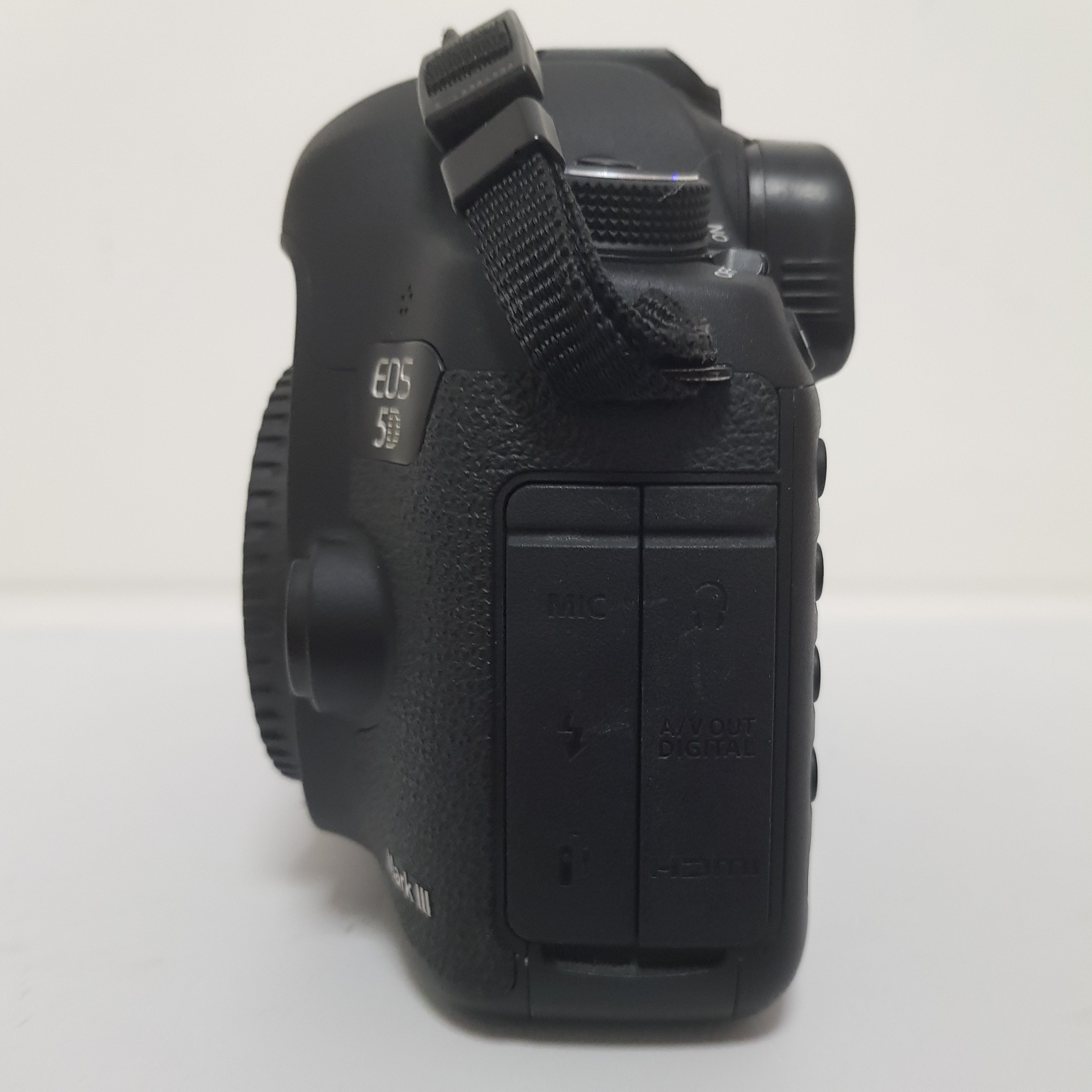 Reflex Canon 5D Mark III body usato
