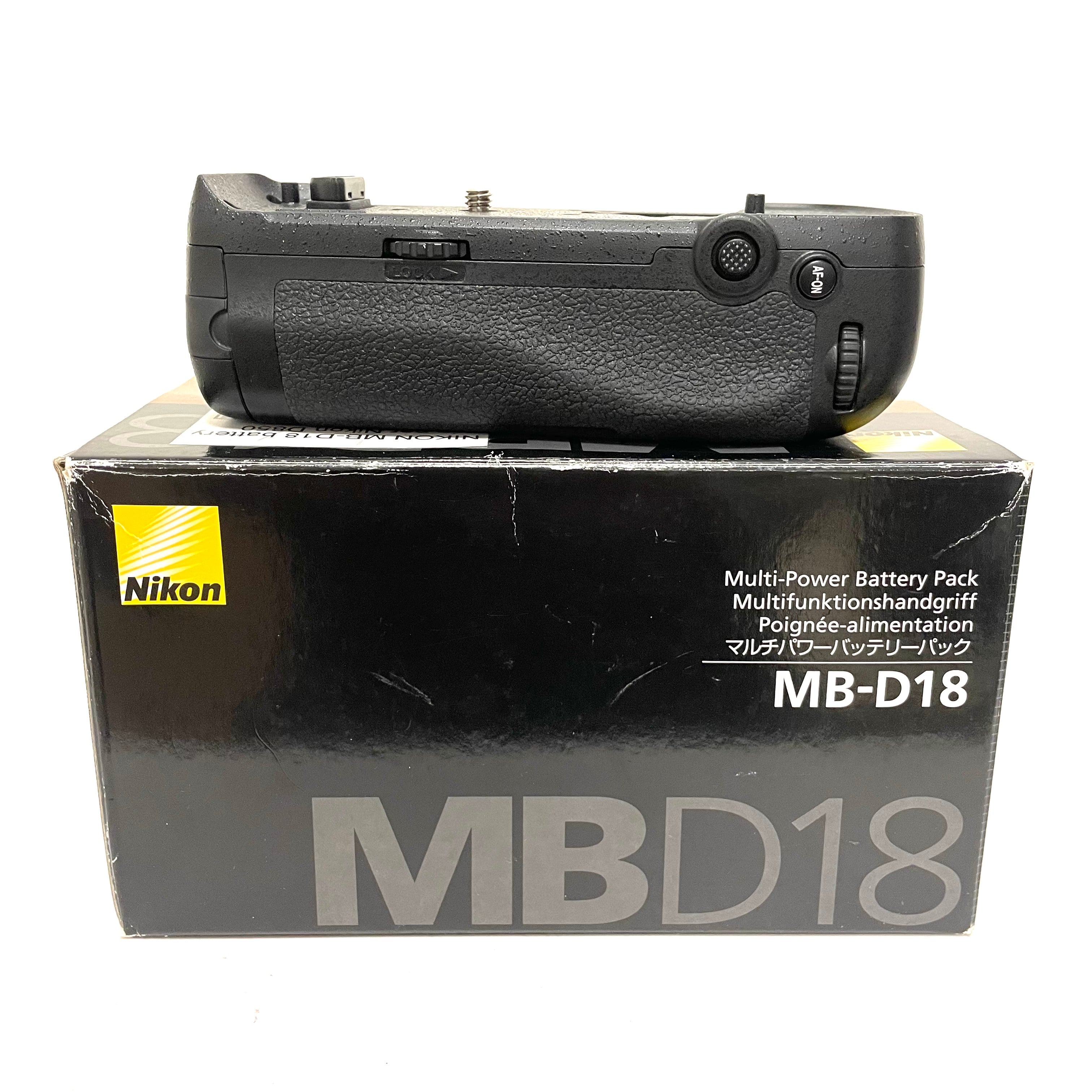 Nikon MB-D18 per NIkon D850 usato