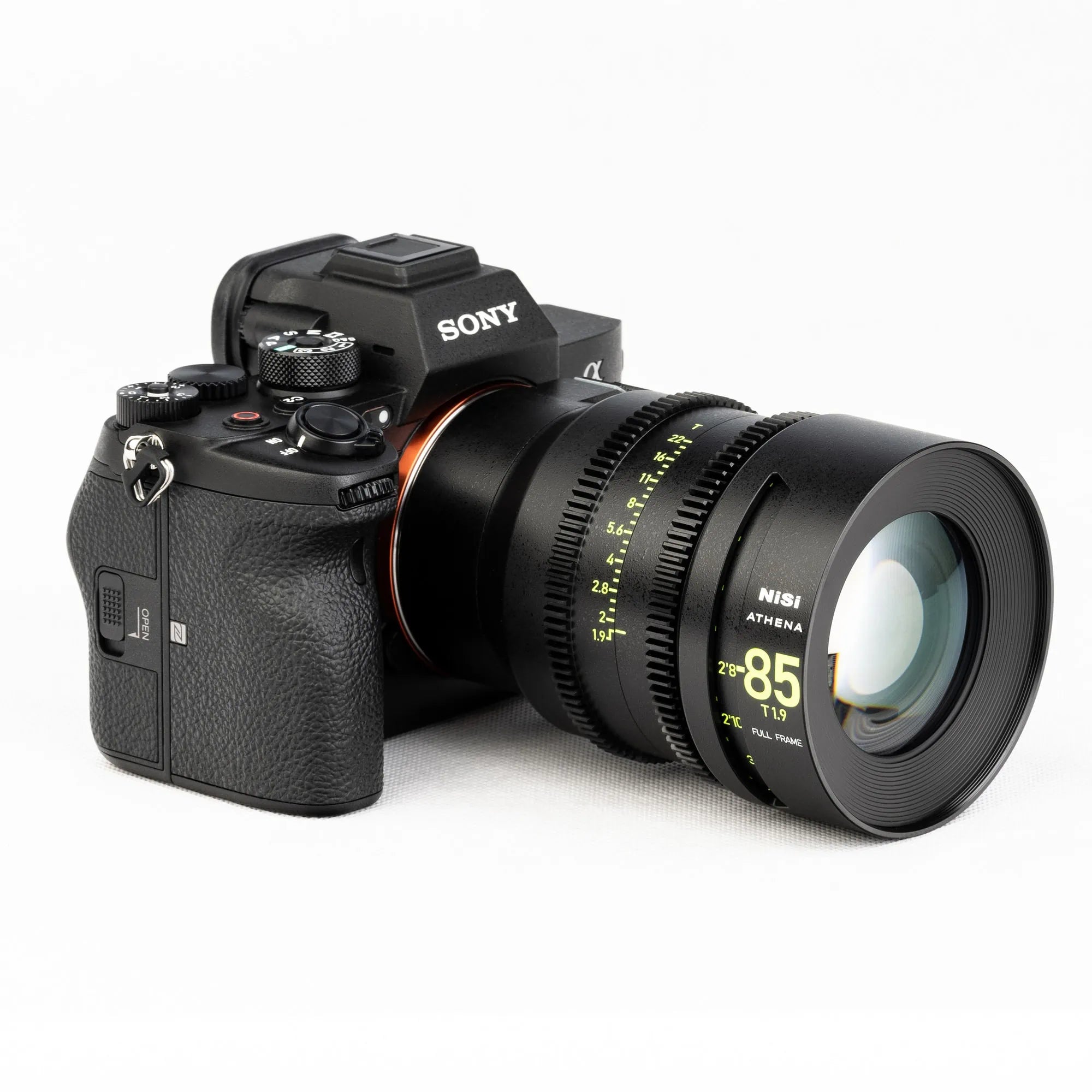 Nisi Athena Prime | Obiettivi Cinema | Attacco E - Cine Sud è da 47 anni sul mercato!