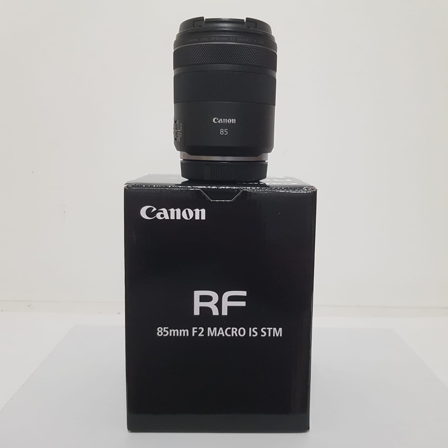 Obiettivo Canon RF 85mm F2 Macro IS STM usato