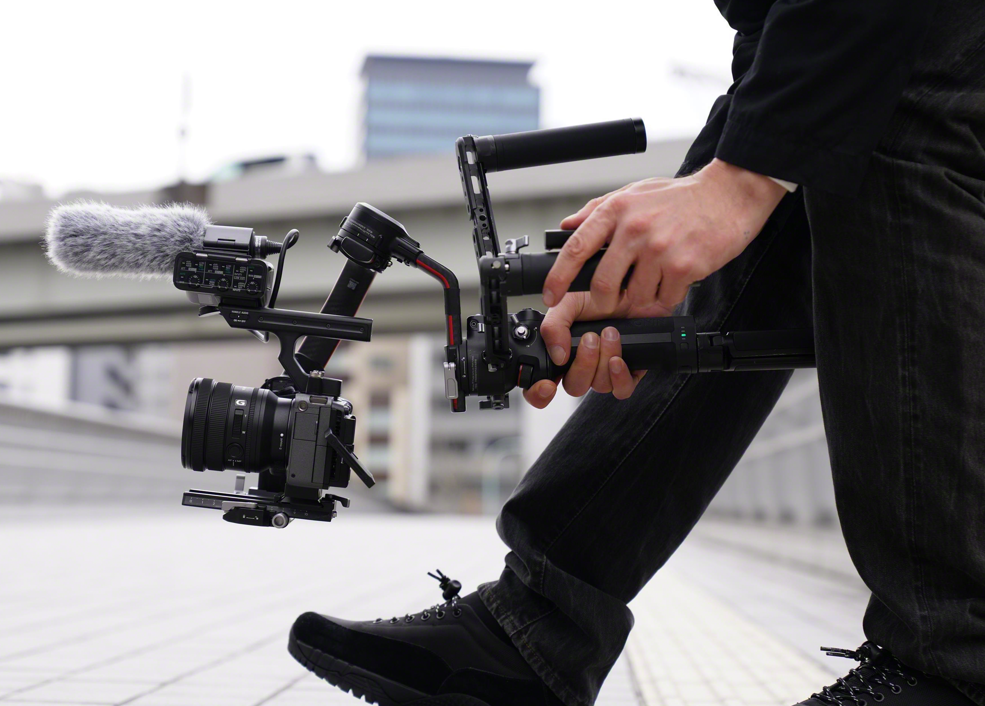 Sony 16-35mm F4 G Full-frame Power Zoom E-mount - Garanzia 2+1 anni Sony Italia - Cine Sud è  da 48 anni sul mercato! SELP1635G.SYX