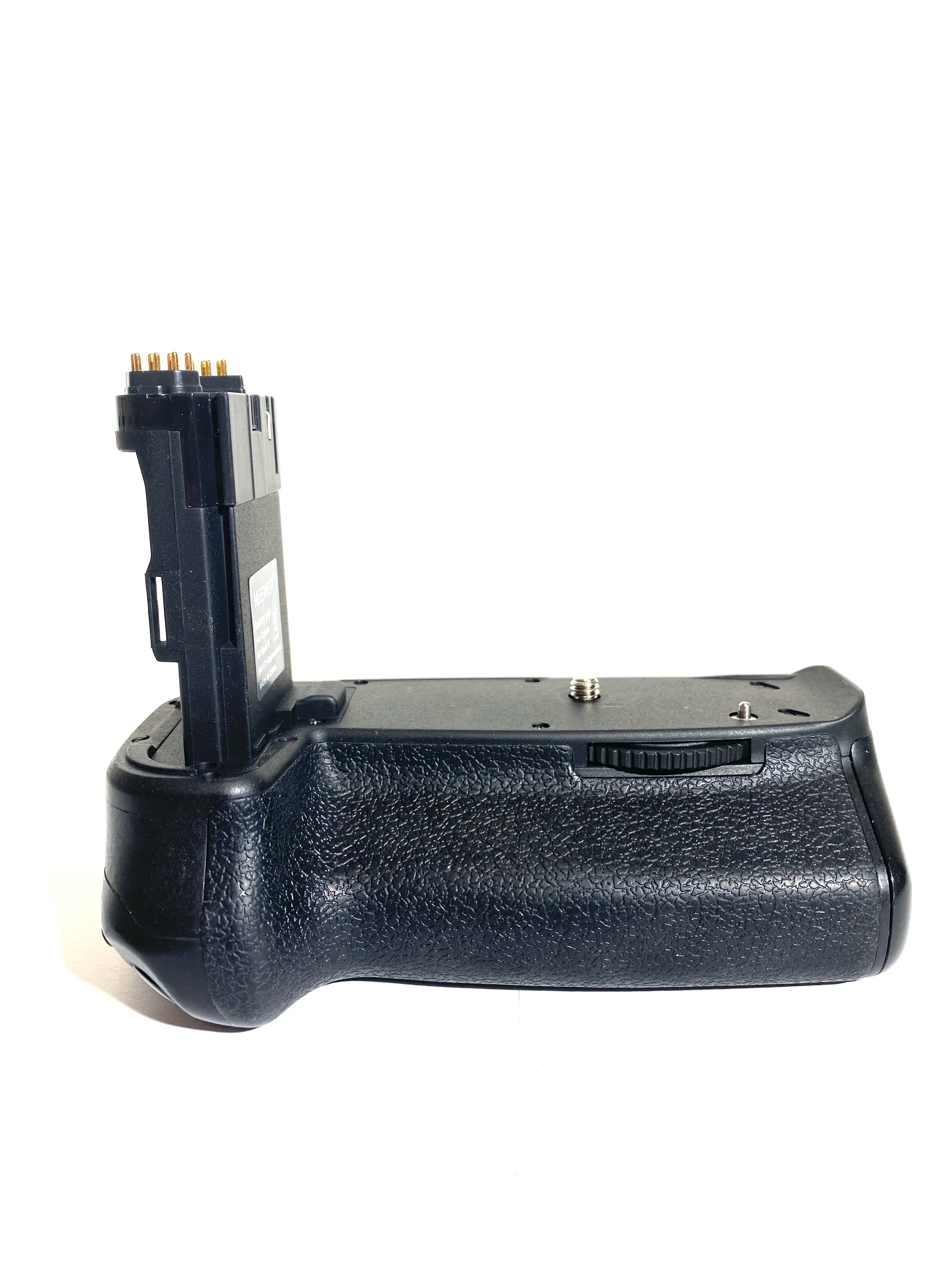 Neewer battery grip  Canon 6d Mark II usato bge21
