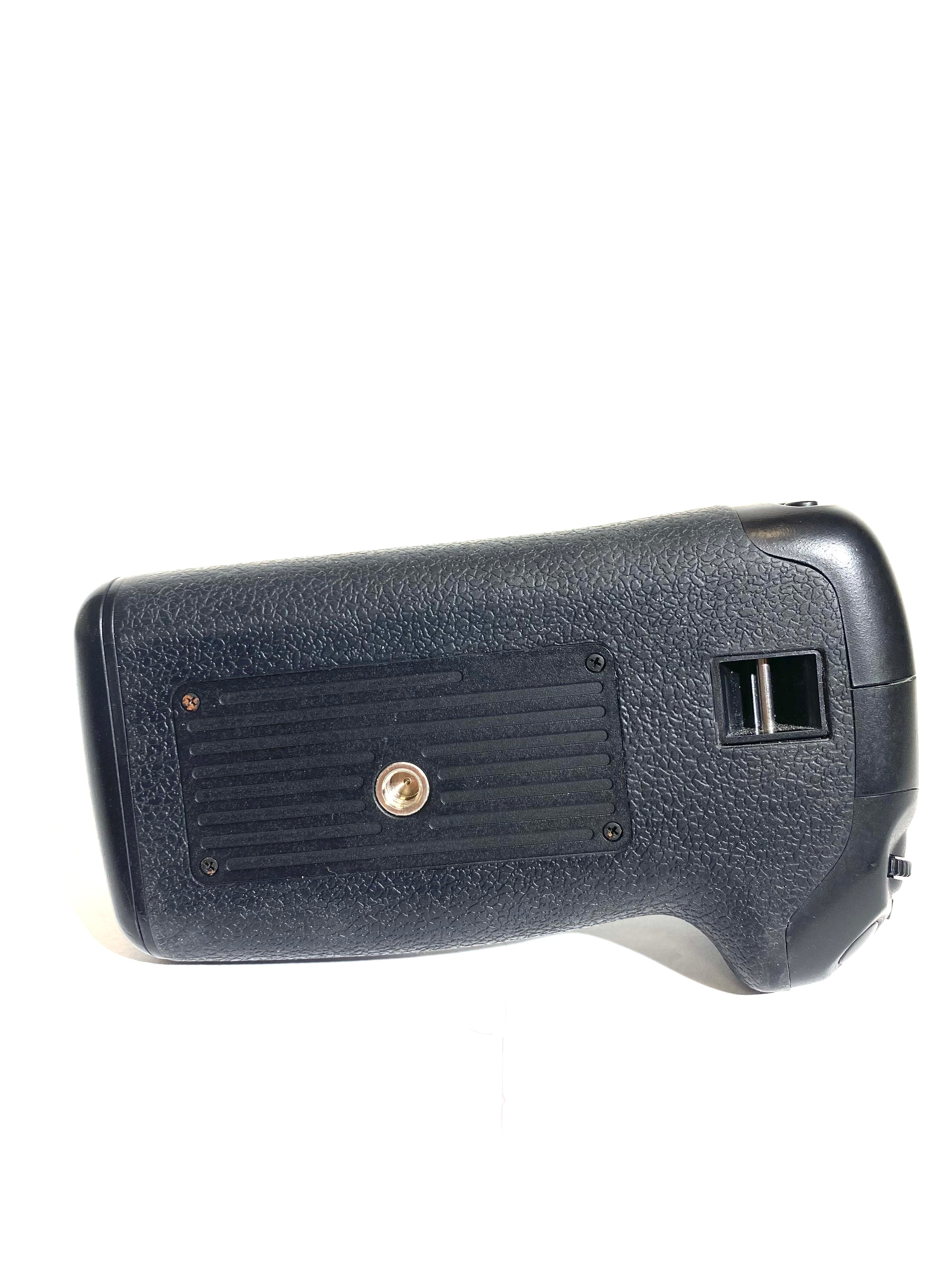Neewer battery grip  Canon 6d Mark II usato bge21