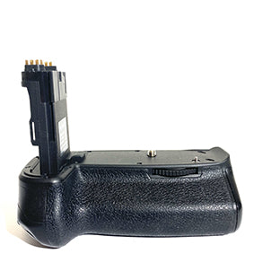 Neewer battery grip  Canon 6d Mark II usato bge21